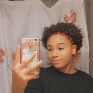 Meet your Posher, Johnelle